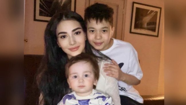 Актриса Зарина Низомиддинова поделилась новыми фотографиями своих сыновей