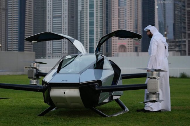 Видео: В ОАЭ собираются запустить летающее такси
