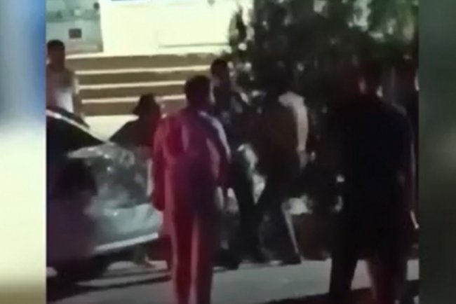 Видео: В Самарканде гражданин покусал сотрудника правоохранительных органов