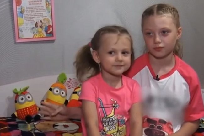 Видео: В программе «Мужское/женское» девочка скрытно показала сигнал с просьбой о помощи