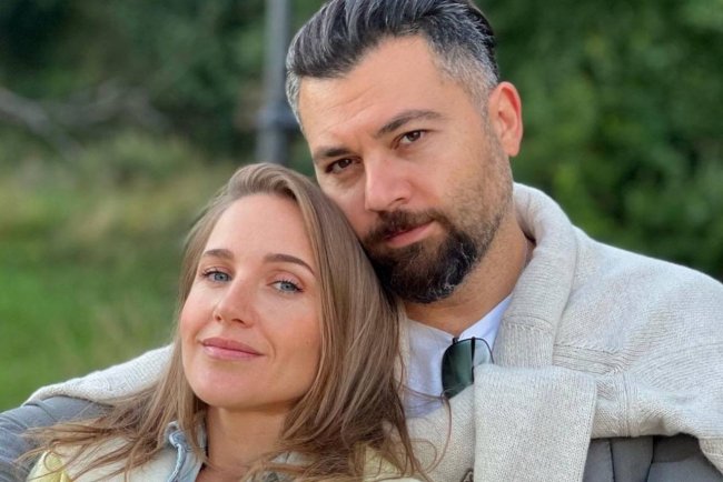 Жена Алексея Чумакова впервые рассказала, как родила вторую дочь