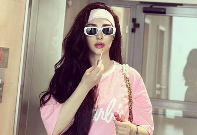 Узбекская актриса Зарина Низомиддинова оделась, как кукла Барби