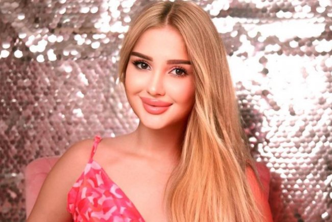 Видео: Узбекская блогерша Севинчка примерила образ «Барби»