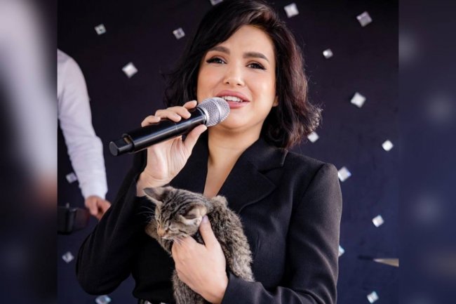 Узбекская певица Нилюфар Усманова рассказала, что тратит на создание песни более $4-5 тыс и отчитала людей, которые считают гонорар артистов — видео
