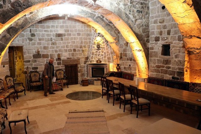 Житель Турции нашел под своим домом старинный подземный город