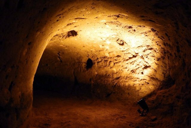 Житель Турции нашел под своим домом старинный подземный город