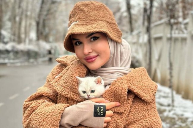 Узбекская актриса Феруза Норматова призналась, что очень жалеет о проведении блефаропластики и показала шрамы после процедуры — видео