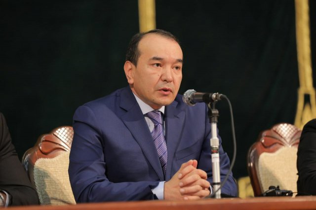 Министр культуры Республики Узбекистан Озодбек Назарбеков назвал имя узбекской певицы с самым тяжёлым характером — видео