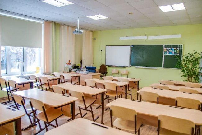Узбекистан ужесточает контроль за выездом школьников за рубеж