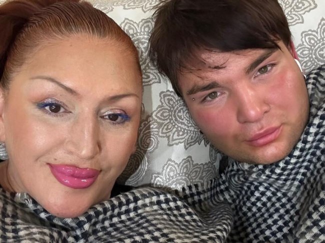 54-летняя Айсылу Чижевская передумала разводиться с 23-летним приёмным сыном