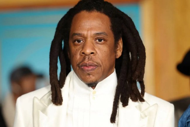 Jay-Z обвинен в изнасиловании несовершеннолетней