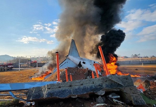 В Южной Корее потерпел крушение самолёт с 181 пассажиром на борту