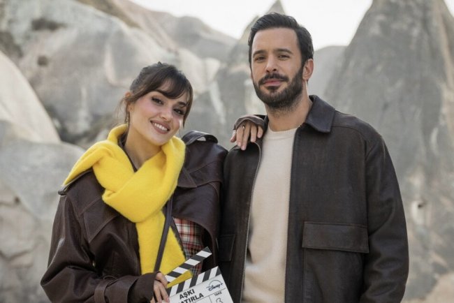 Новый турецкий сериал "Помни о любви" с участием Ханде Эрчел и Барыша Ардуча