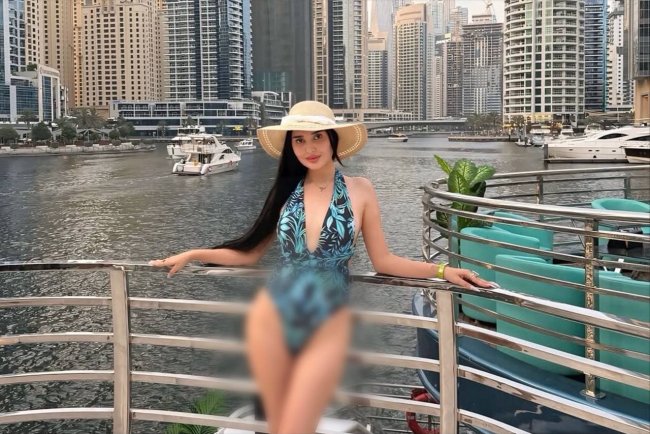 Узбекская блогерша Севинчка опубликовала фотографии в купальнике