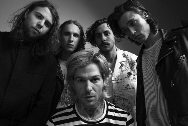Группа The Neighbourhood возвращается после трехлетнего перерыва