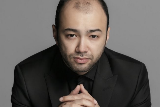 Узбекский актер Алишер Узаков выпустил песню и клип "Oshiqman"