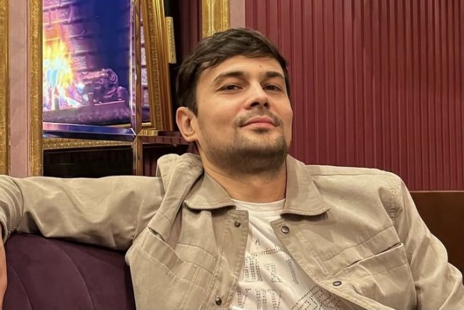 Узбекский певец Джасур Умиров спровоцировал слухи о разводе