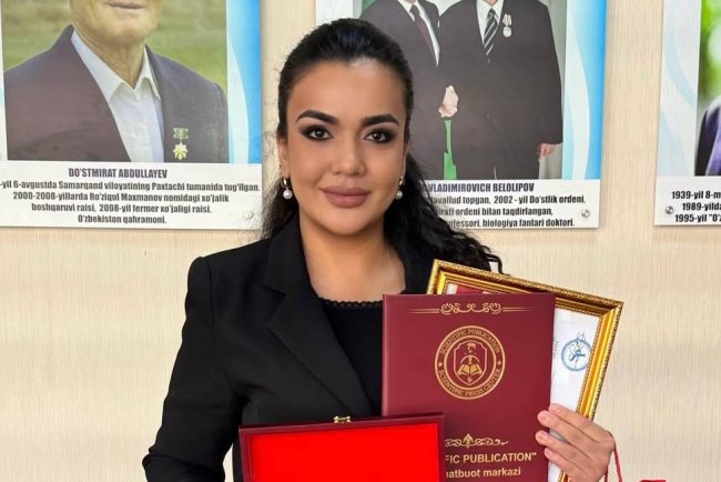 Узбекская певица Рухшона получила государственную награду