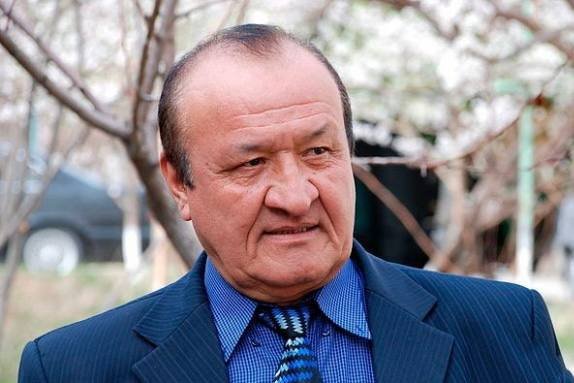 Узбекский актер Эркин Комилов отправился в Умру
