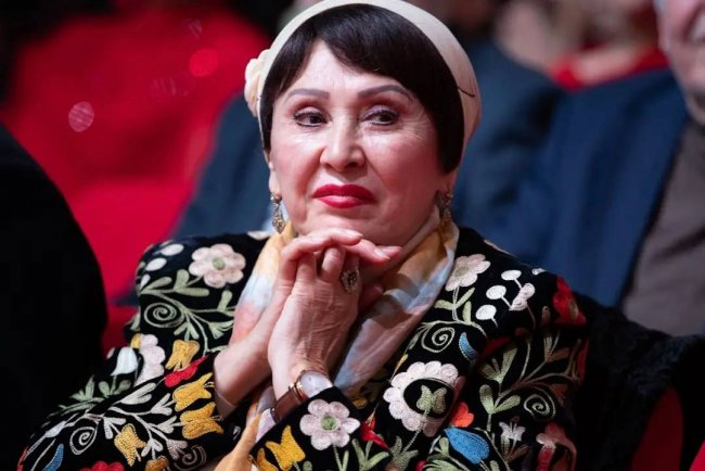 «Дети начинают мыслить по-русски»: Узбекская актриса Гавхар Закирова обратилась к родителям, которые отдают своих детей в русскую школу