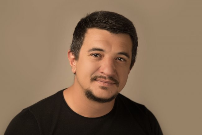 Узбекский актер Бобур Юлдашев признался, что никогда не стремился к богатству