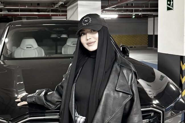 Узбекская актриса Мукаддас Садуллаева вспомнила отца и дядю, опубликовав фотографию из архива