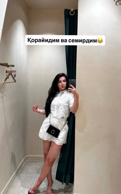 Узбекская актриса Зарина Низомиддинова опубликовала фотографию в мини-шортах