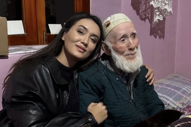 Узбекская актриса Хонзода Дустова сообщила о смерти дедушки