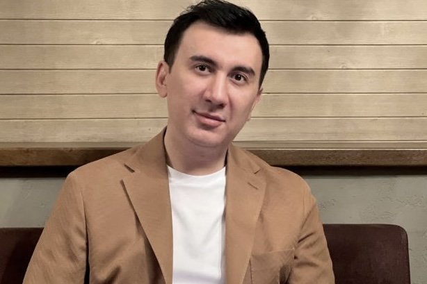 Узбекский певец Ботир Кодиров анонсировал новый трек