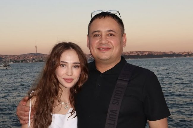 Дочь узбекского певца Тохира Садыкова рассказала, сколько набрала во время беременности