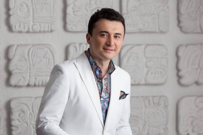 Узбекский певец Улугбек Рахматуллаев признался, что для него является истинным счастьем