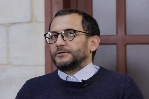 Узбекский певец Джахонгир Отажонов начал зарабатывать на продаже молока