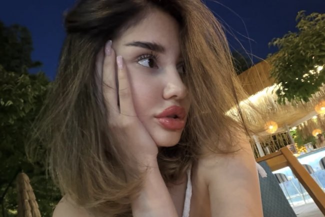 Узбекская блогерша Севинчка опубликовала фотографии в купальнике