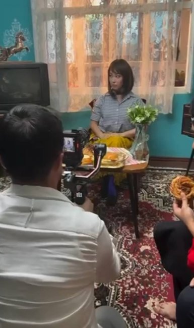 Узбекская актриса Асаль Шодиева предстала в образе Нины из «Кавказской пленницы»