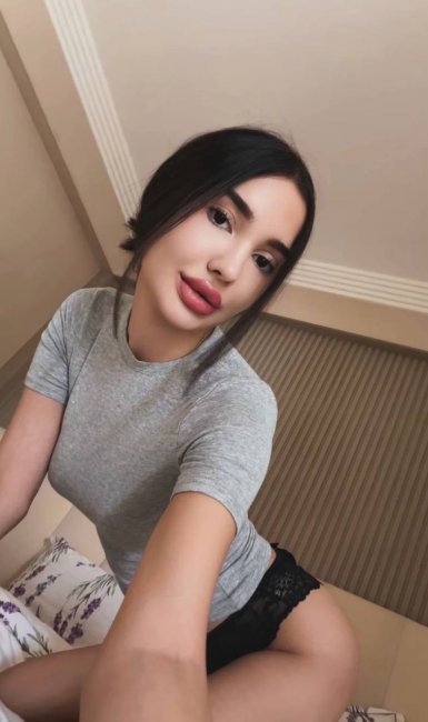 Узбекская блогерша Севинчка опубликовала фотографии в трусах