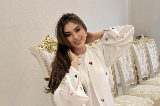 Узбекская актриса Фарангиз Холикова опровергла слухи о рождении второго ребенка