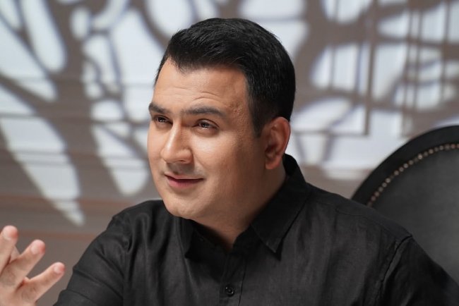 Узбекский певец Имрон представил новую песню