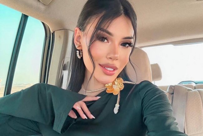 Узбекская блогерша Мубина показала фотографию в купальнике