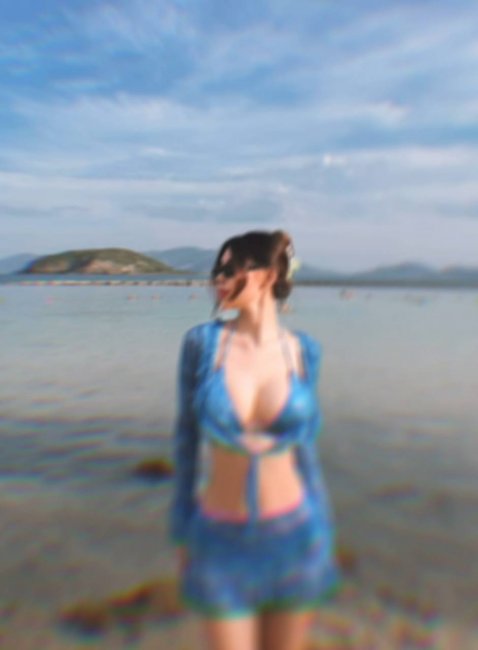 Узбекская блогерша Мубина показала фотографию в купальнике