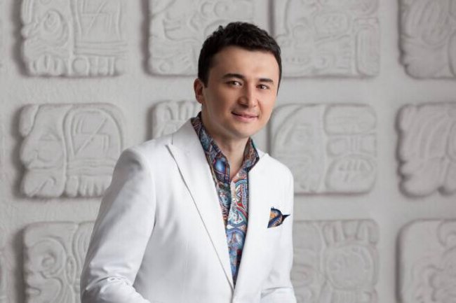 Узбекский певец Улугбек Рахматуллаев объяснил, почему не показывает семью