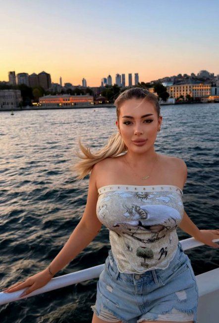 Узбекская блогерша Нигина восхитила поклонников новым фото с отдыха